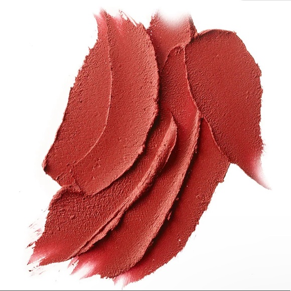 🆕 MAC Cosmetics Powder Kiss Lipstick in Devoted to Chili - Picture 3 of 5